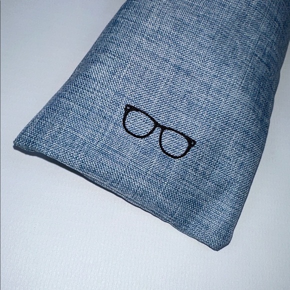 Sunglasses Pink Mirrored Lenses with Black & Silver Tone Frames. Polarized. - Picture 4 of 12